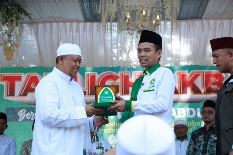 Puluhan Ribu Orang Banjiri Tabligh Akbar dan Pembukaan PENA SANTRI 2024