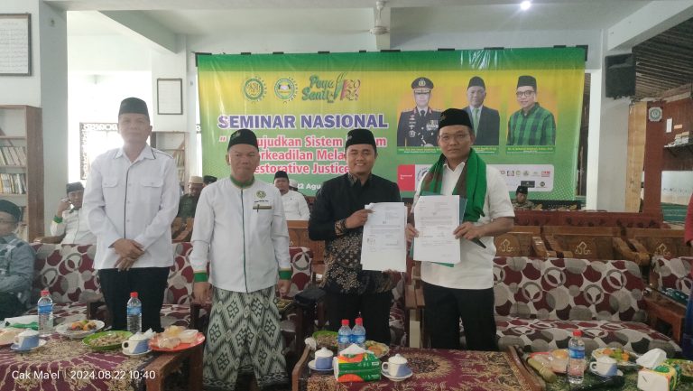 Polda Jatim Hadiri Seminar Pena Santri di PP Banyuanyar Pamekasan